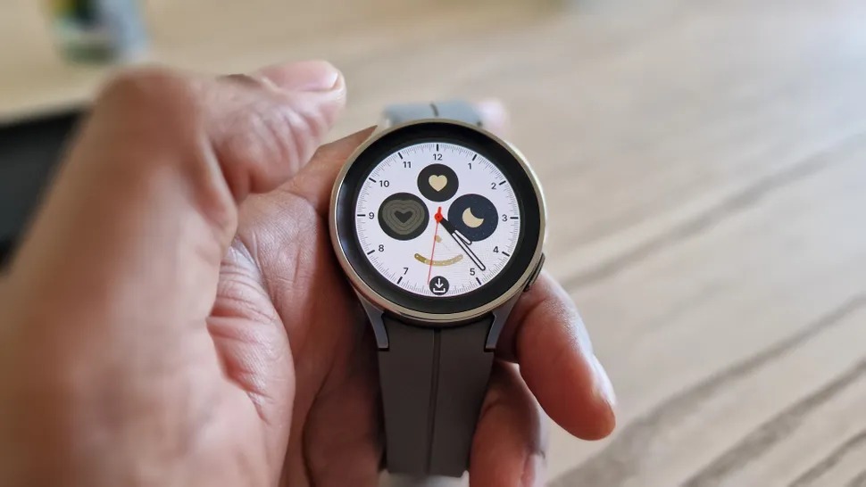 Đồng hồ chạy bộ Samsung Galaxy Watch 5 Pro